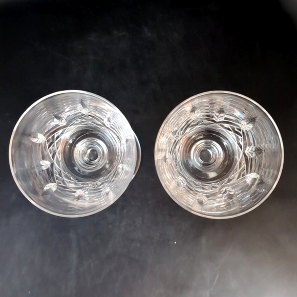 Two (2) Signed Kilkenny 1991 Hand Cut  6" Crystal Wine Glasses - Irish Ireland - Picture 5 of 9